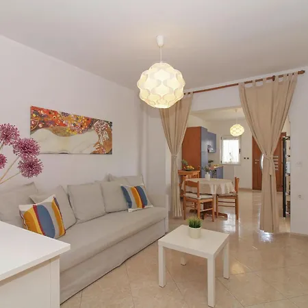 Nina In - Istrien بيت ضيافة